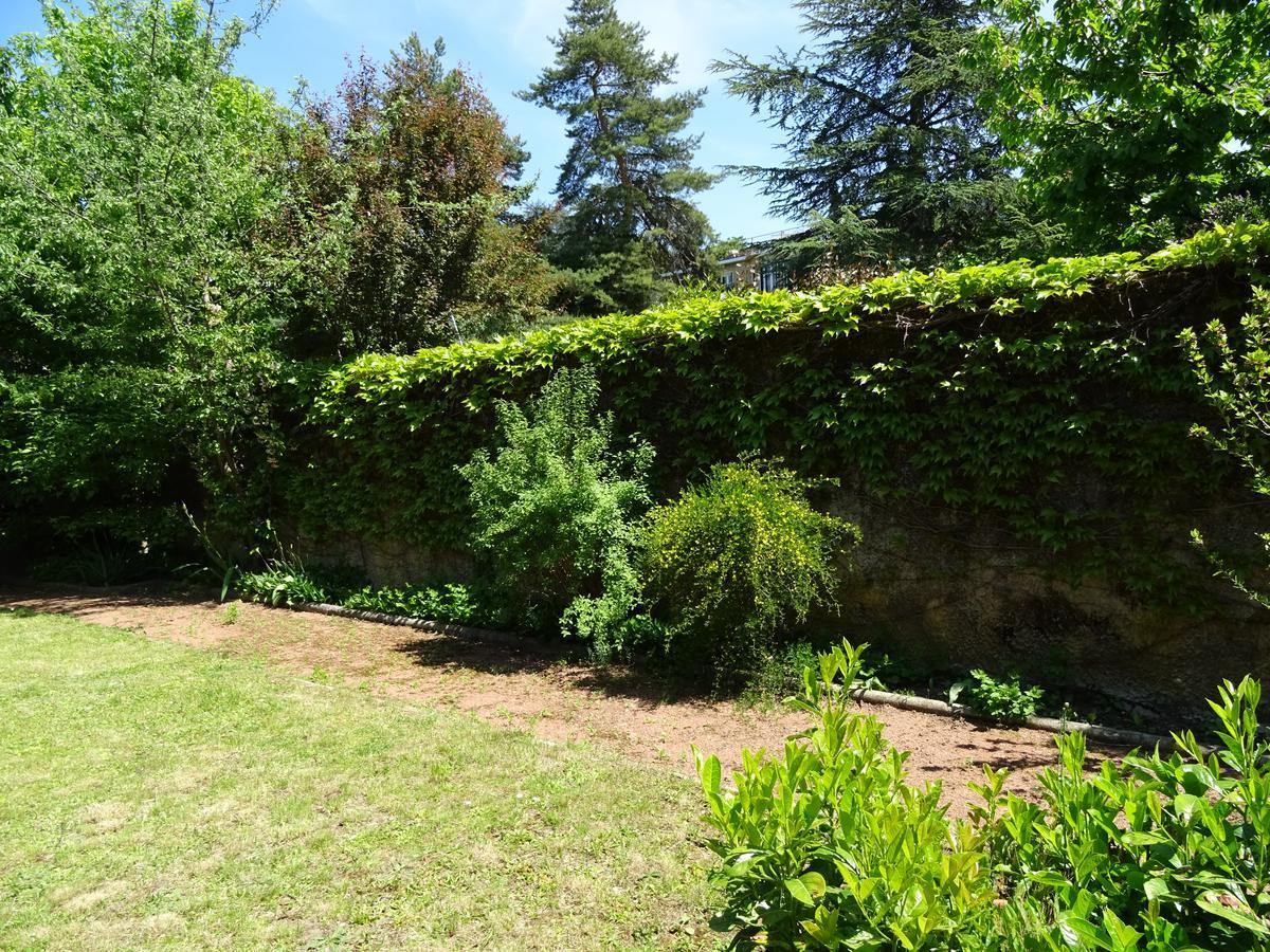 Chez Sylvie Hotel Sainte-Foy-les-Lyon Exterior photo